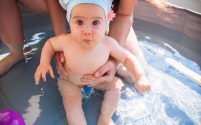 La couche de bain pour enfant